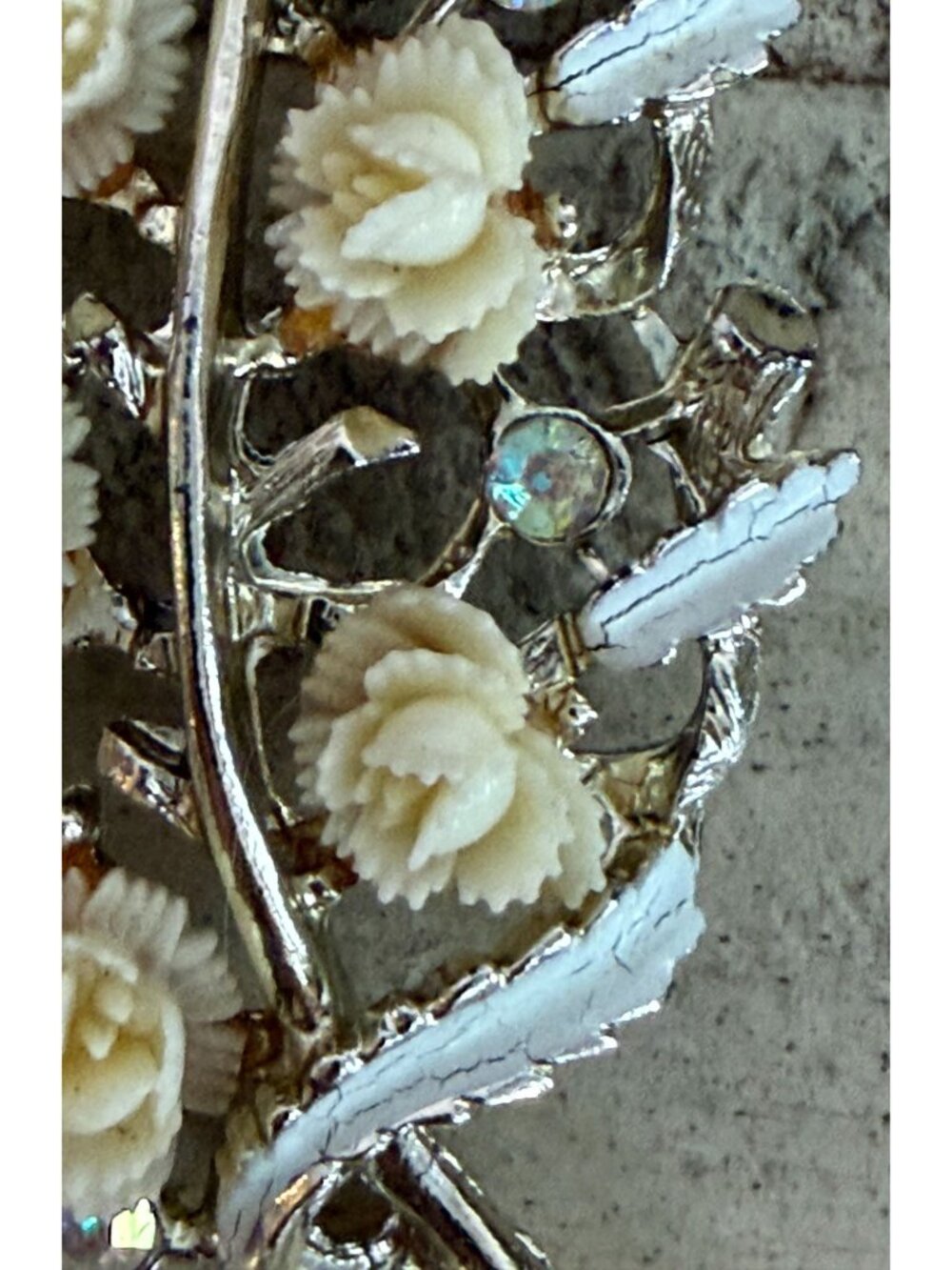 Vintage Celluloid White Rose Floral Spray Brooch Silver Tone Rhinestone 1950s - Picture 7 of 11